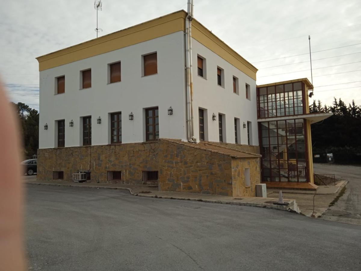 Apartamentos Refugio Del Viajero Parauta Екстериор снимка